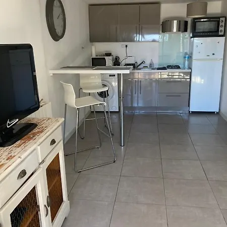 Appartement Studio Bas De Sur Les Hauteurs De *